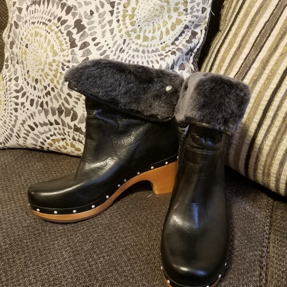 UGG Boots - Picture 3 of 6